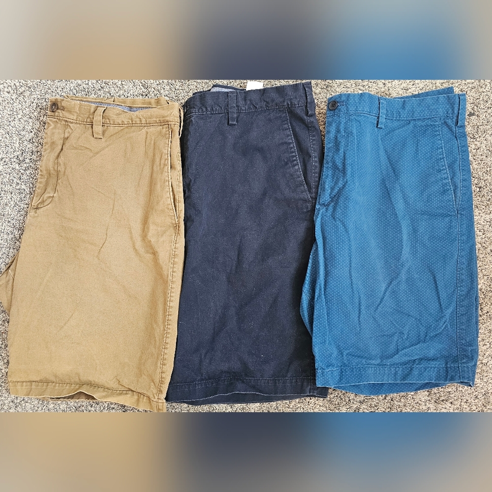 Banana Republic Men's Chinos in Tan, Navy, and Blue
